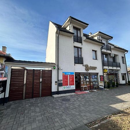 Lexi Classic Apartman Hajdúszoboszló Екстериор снимка